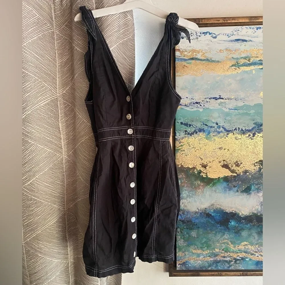Free People short V-neck dress with front buttons black size 6